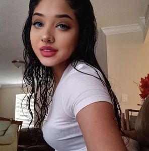 Meet your Posher, Roxana